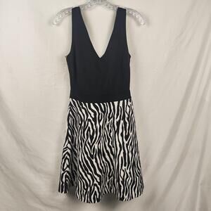 Rosie Harlow Dress Womens Medium Black Zebra Print V Neck Fit & Flare Party
